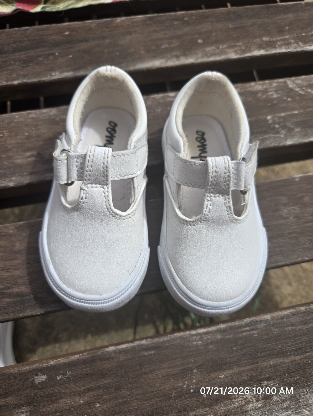 Oomphies Baby Toddler T Strap Velcro Shoes Size 6 White